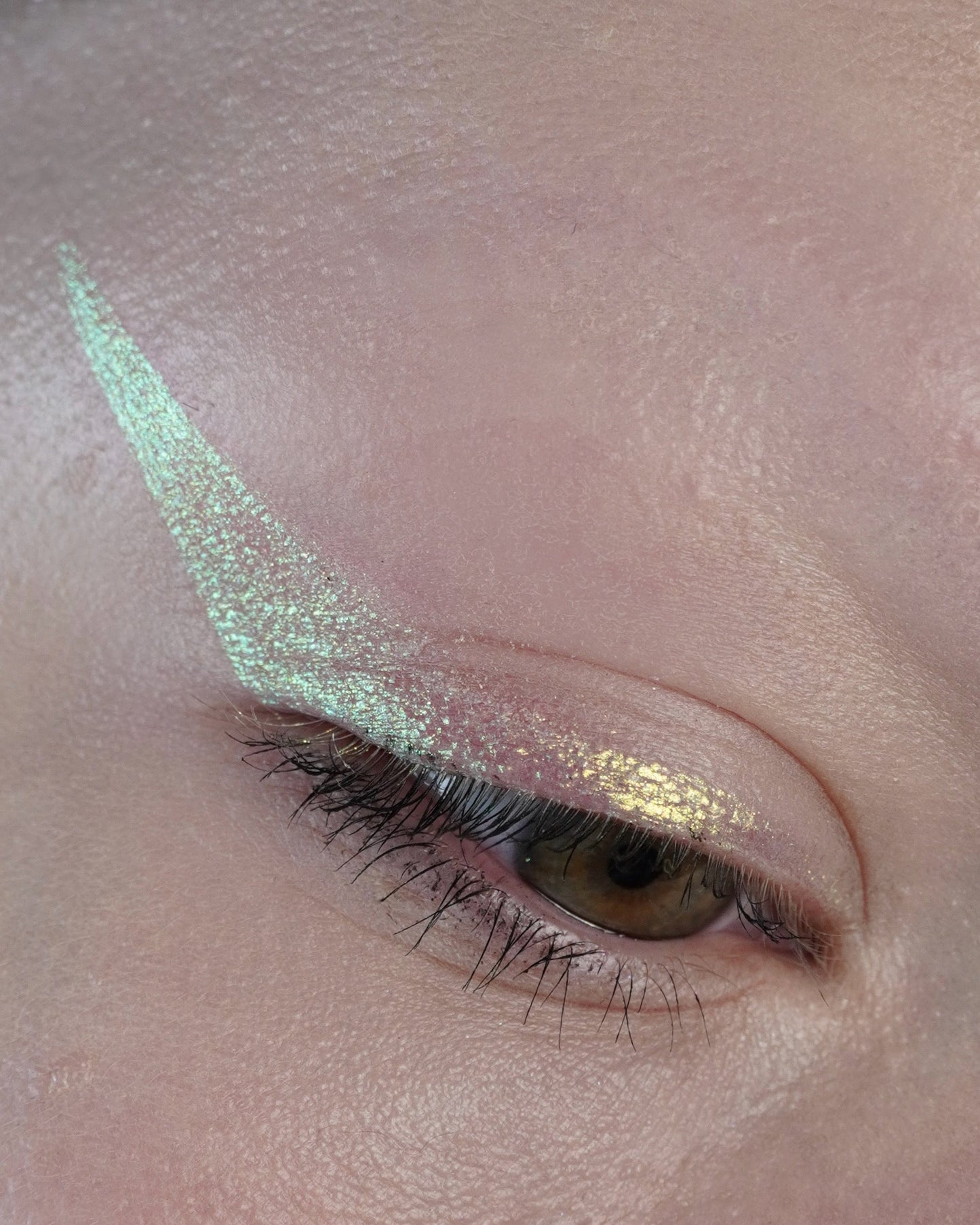 Frosting Chroma Flik (Yellow/Green) - Liquid Liner - Glisten Cosmetics