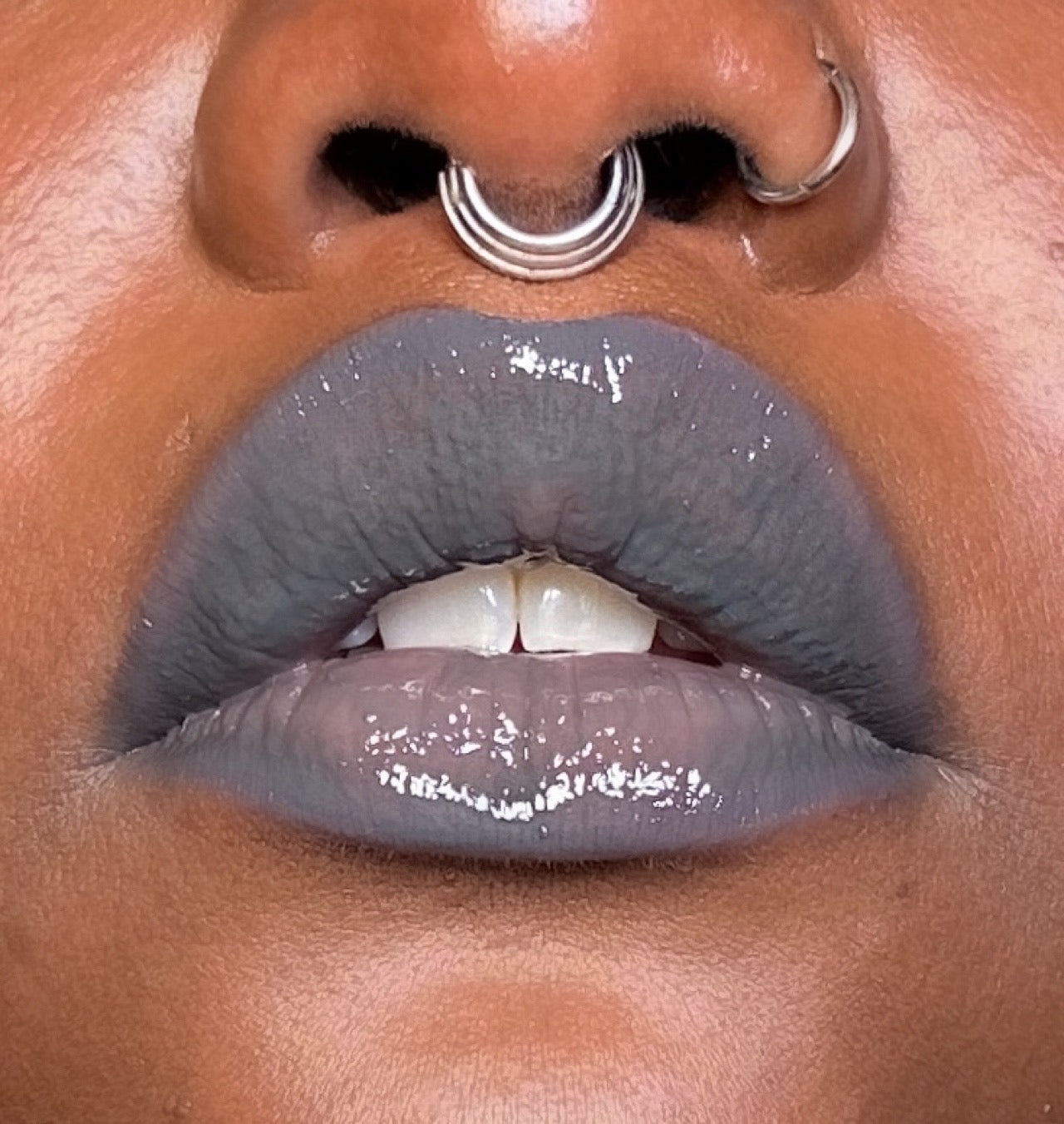 Veil Glis Gloss (Dark Grey) - Lip Gloss - Glisten Cosmetics